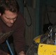 Ronny Nilsson, en av de lyckliga deltagarna i årets NGK-Masters tar hjälp med att fixa bilen